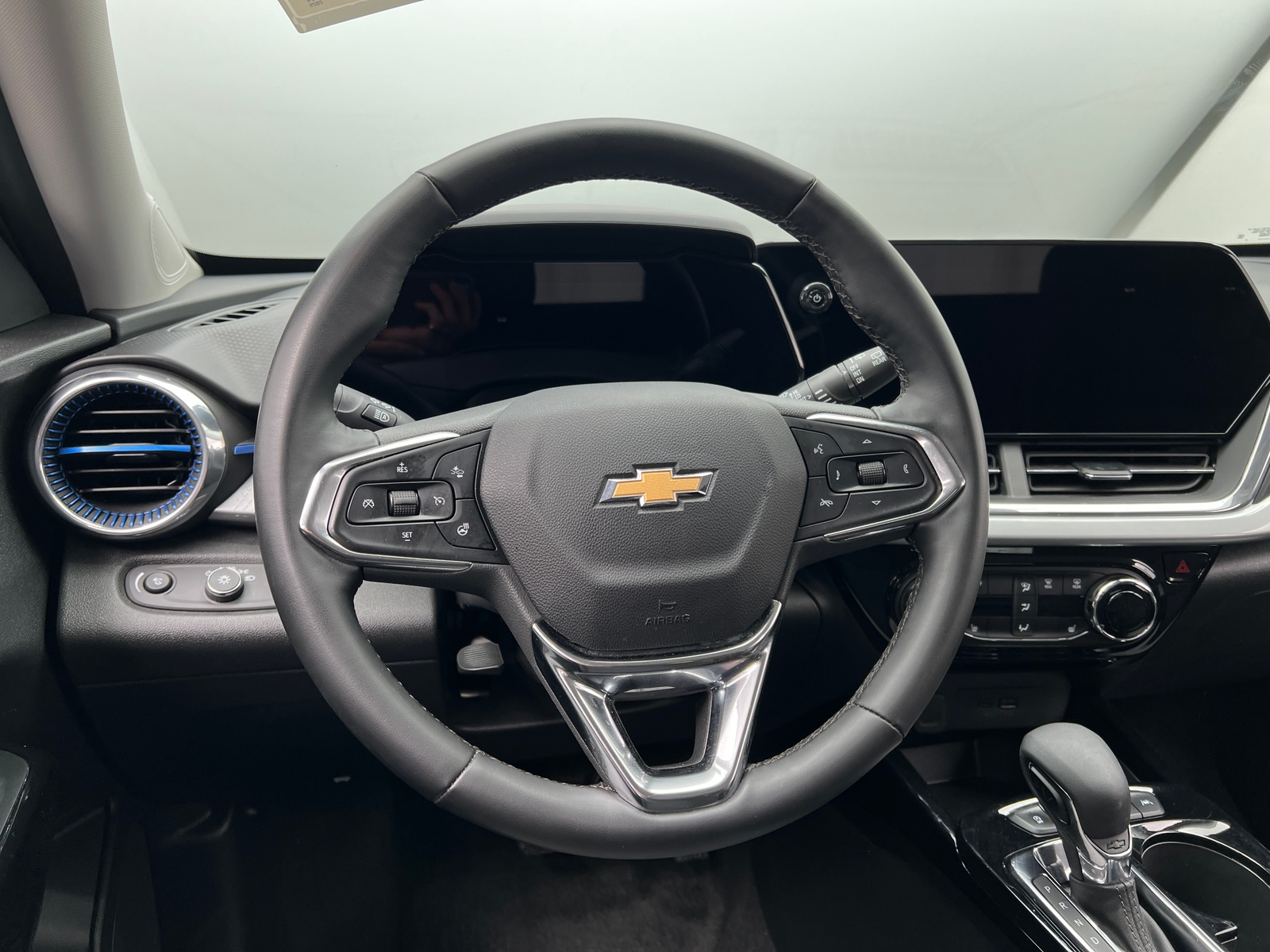 Thumbnail: 2025 Chevrolet Trax - 5