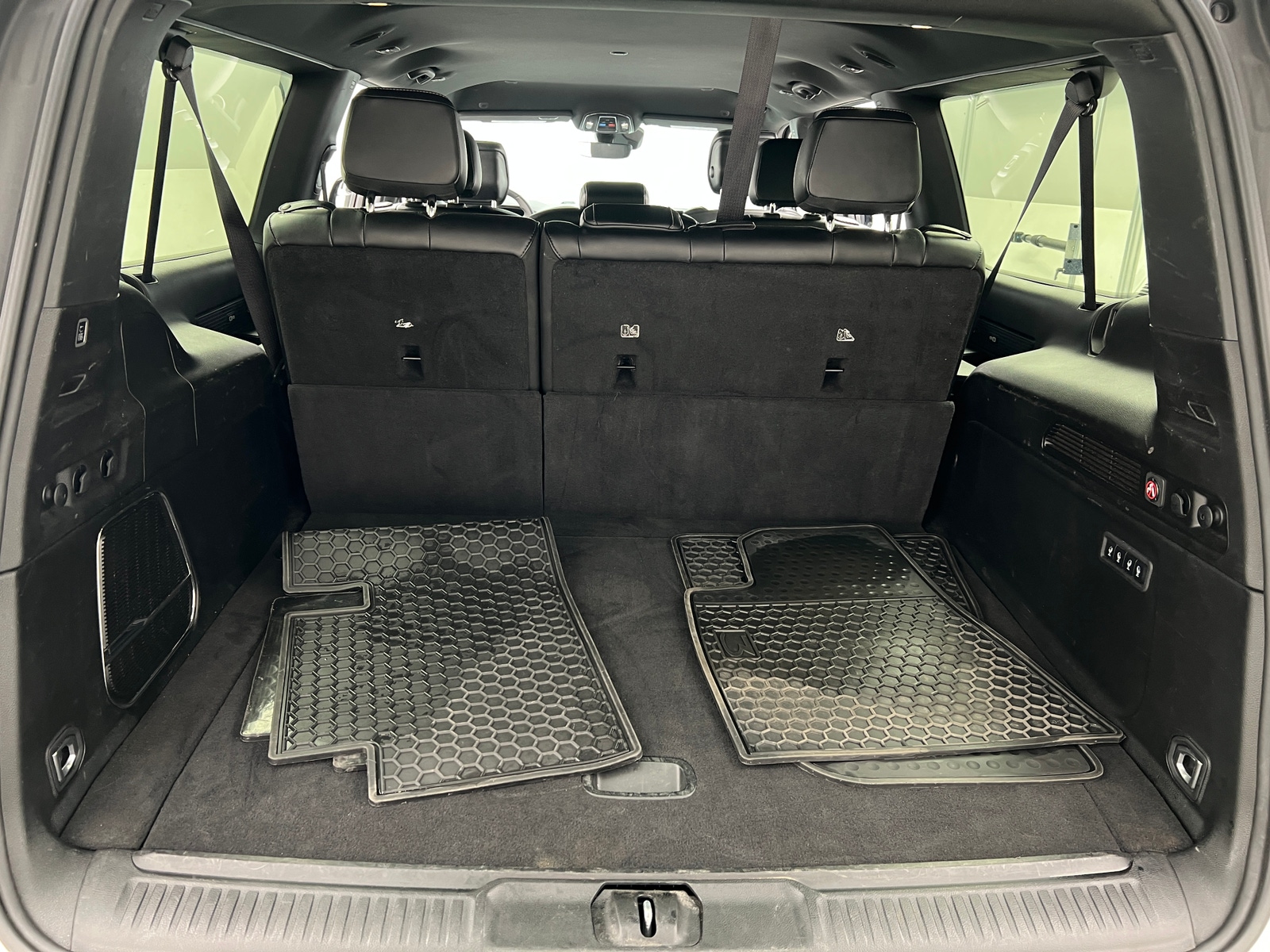 Thumbnail: 2023 Jeep Wagoneer - 6