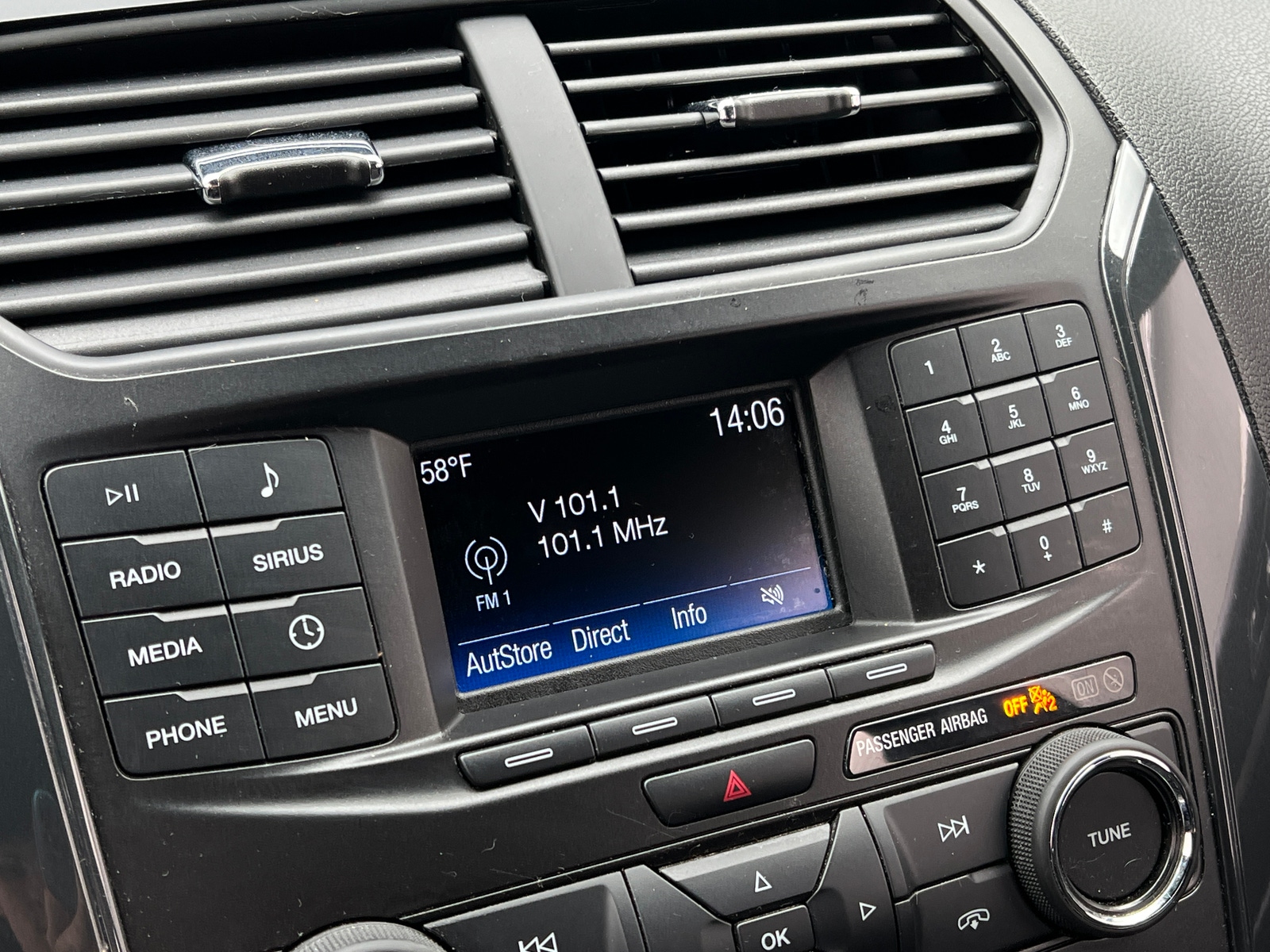 Thumbnail: 2018 Ford Explorer - 4