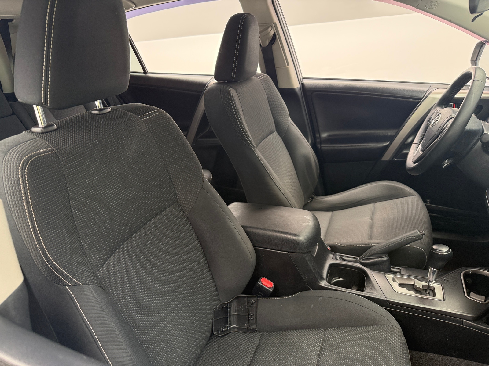 Thumbnail: 2018 Toyota RAV4 - 2