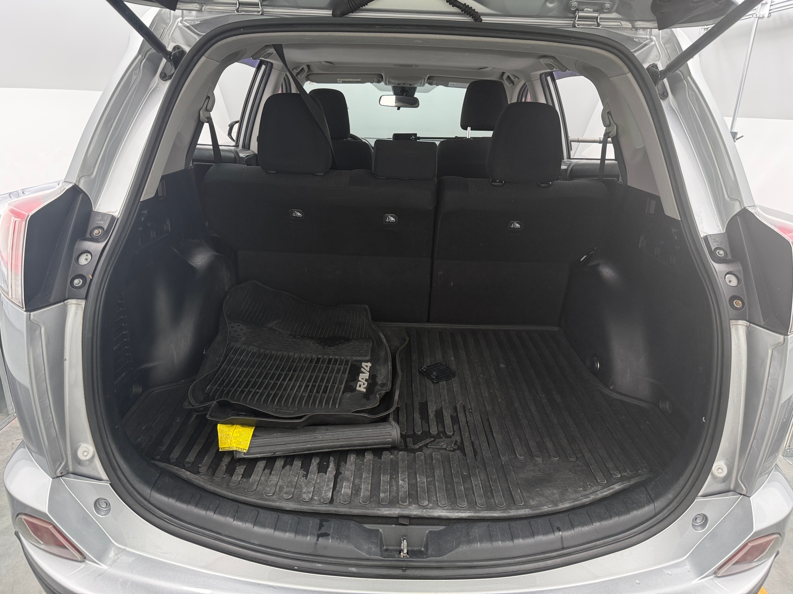 Thumbnail: 2018 Toyota RAV4 - 7