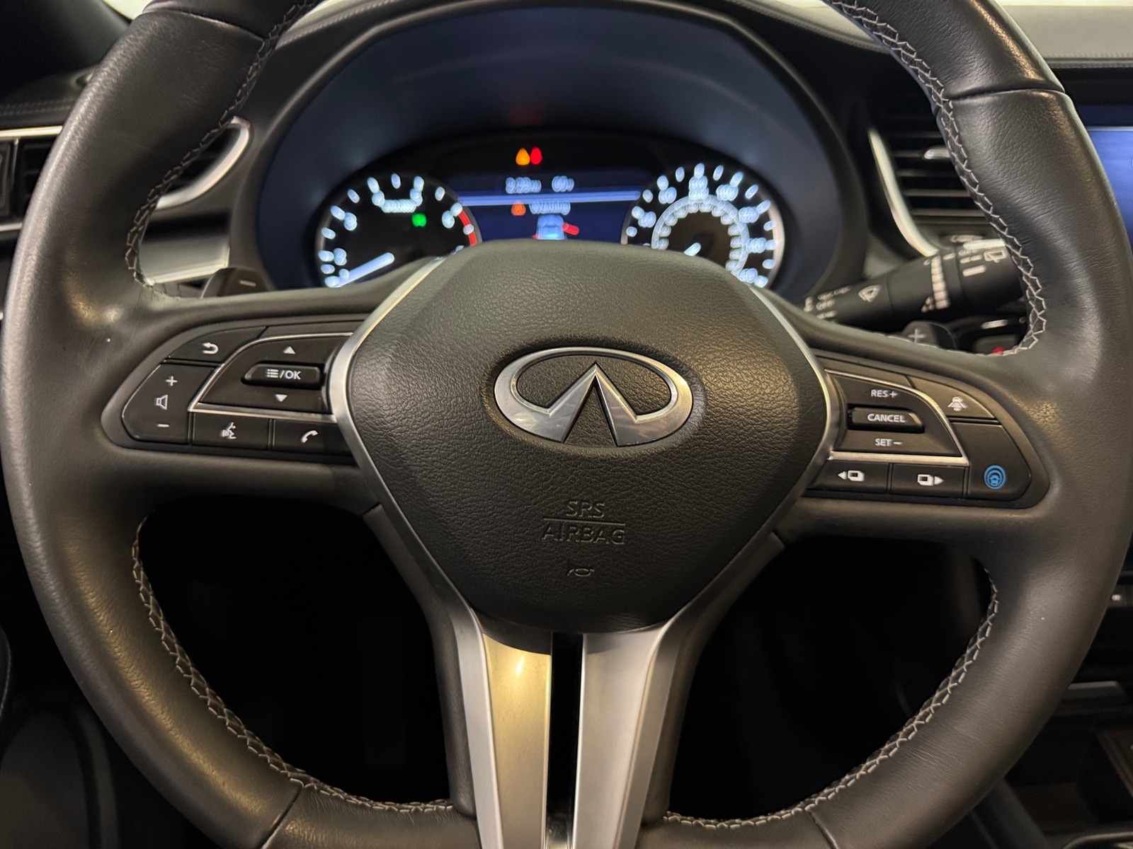 Thumbnail: 2023 INFINITI QX55 - 4