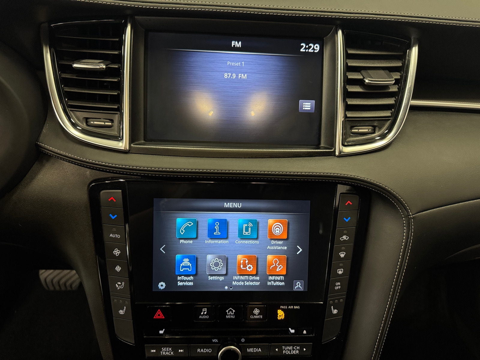 Thumbnail: 2023 INFINITI QX55 - 3