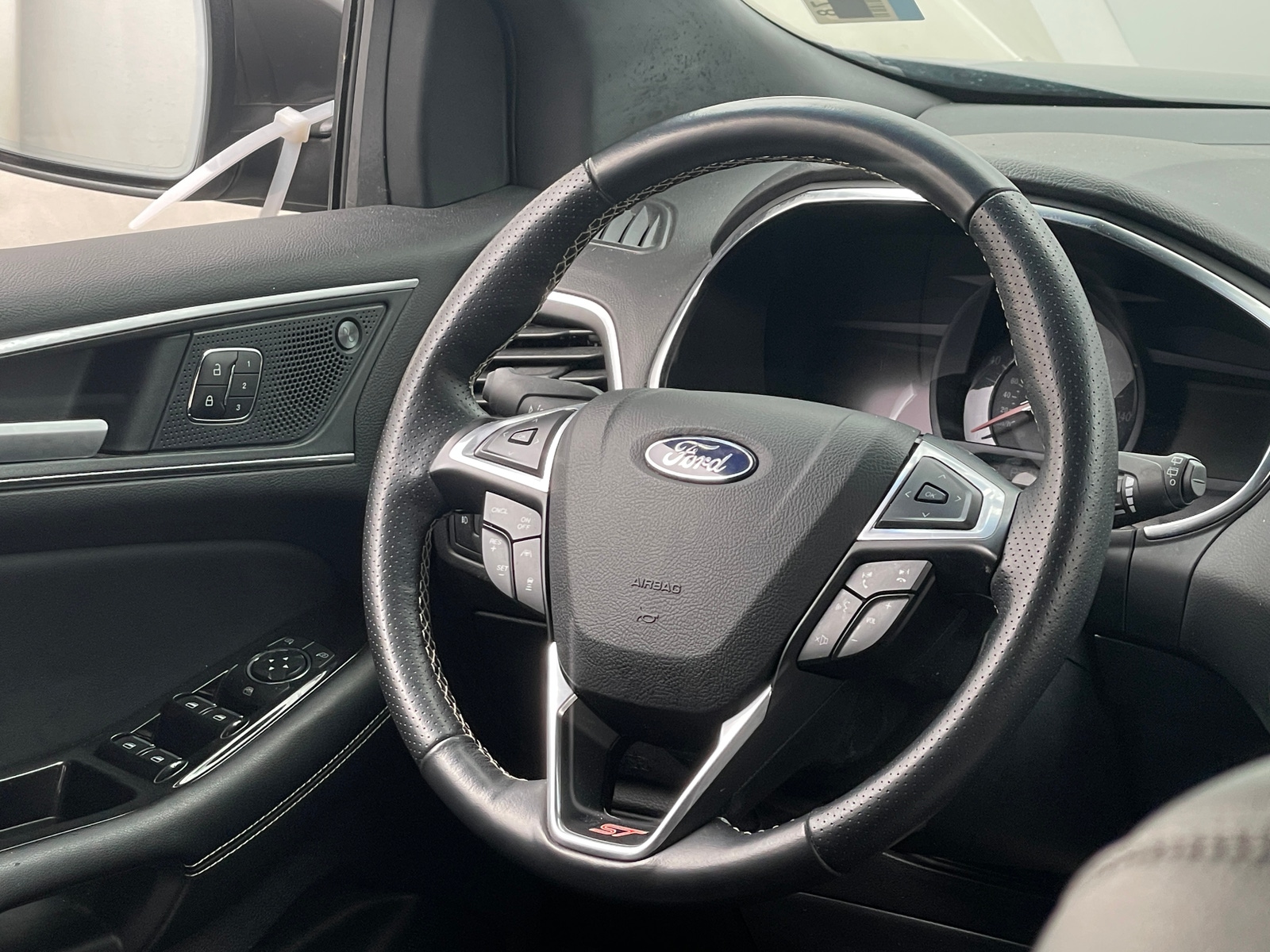 Thumbnail: 2020 Ford Edge - 5