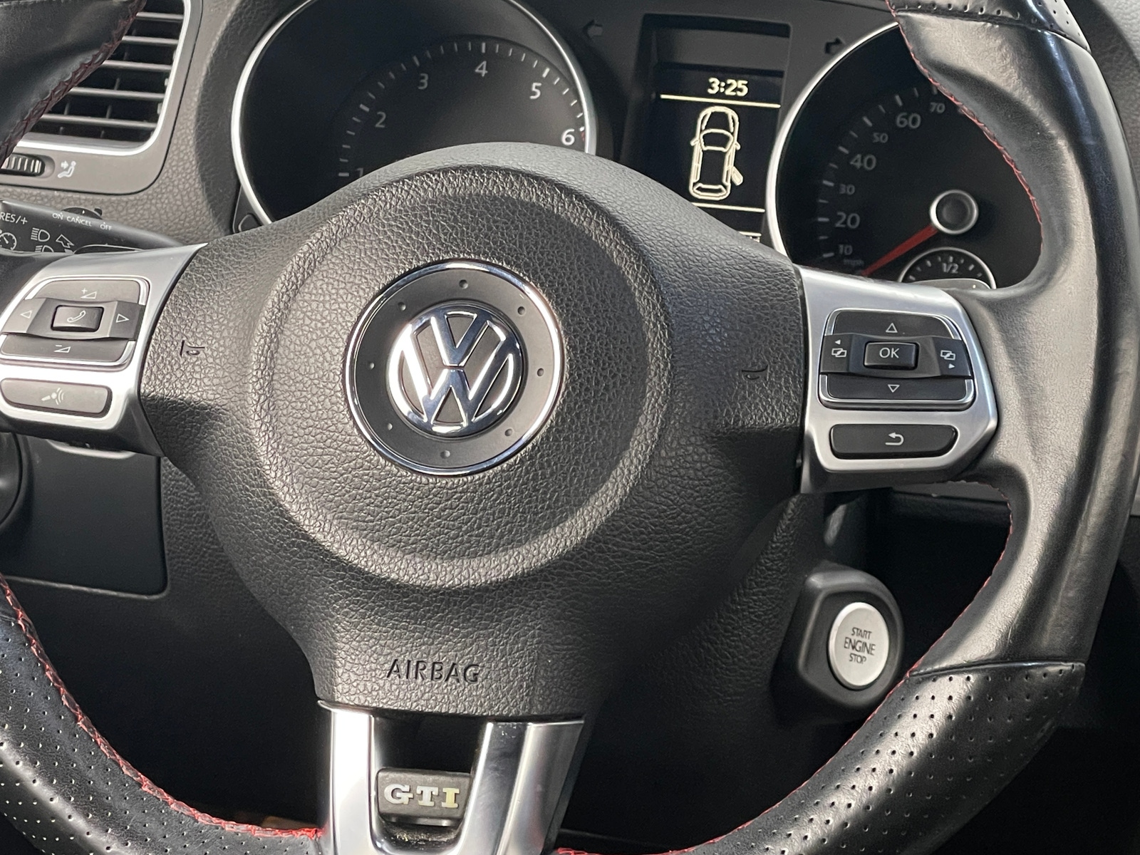Thumbnail: 2012 Volkswagen Golf - 5