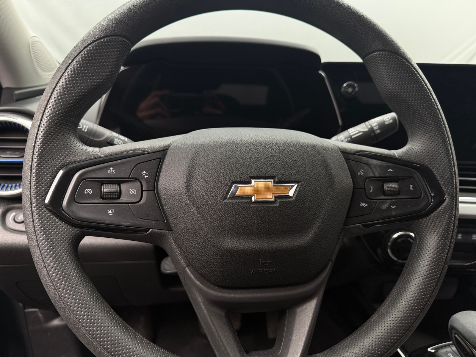 Thumbnail: 2025 Chevrolet Trax - 5