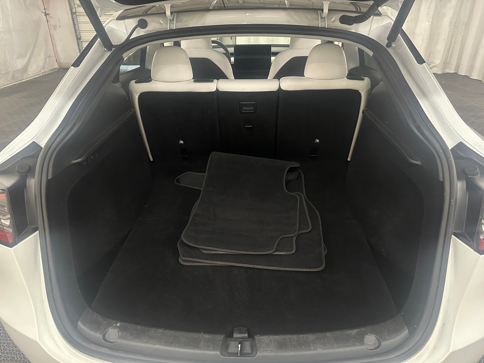 Thumbnail: 2024 Tesla Model Y - 6