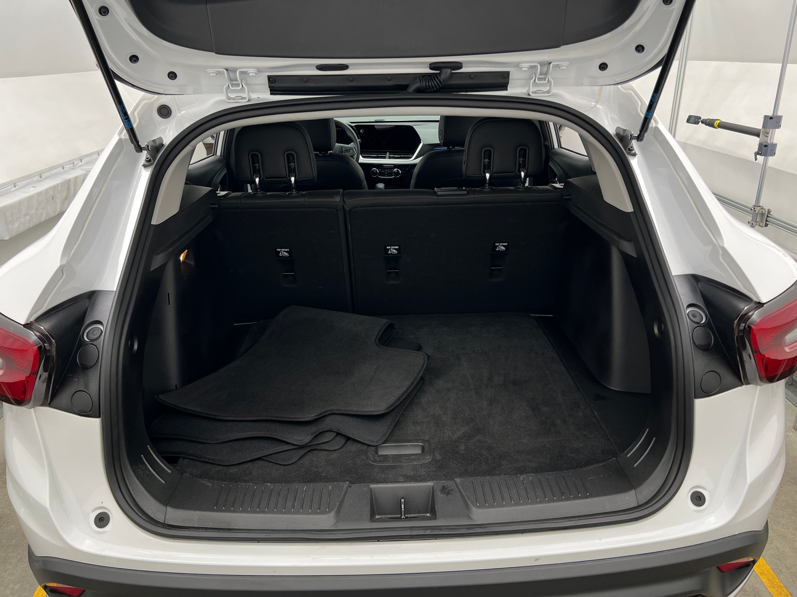 Thumbnail: 2025 Chevrolet Trax - 7