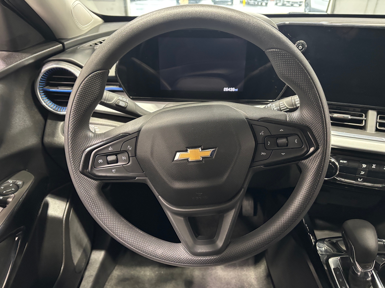 Thumbnail: 2025 Chevrolet Trax - 5