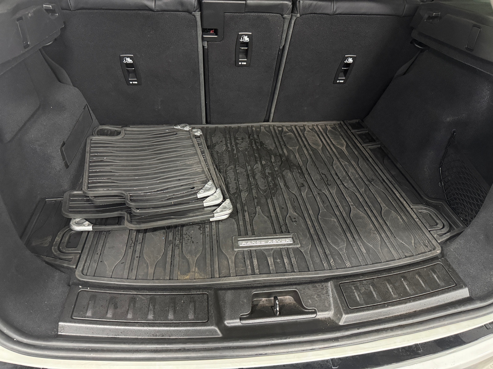 Thumbnail: 2020 Land Rover Range Rover Evoque - 6