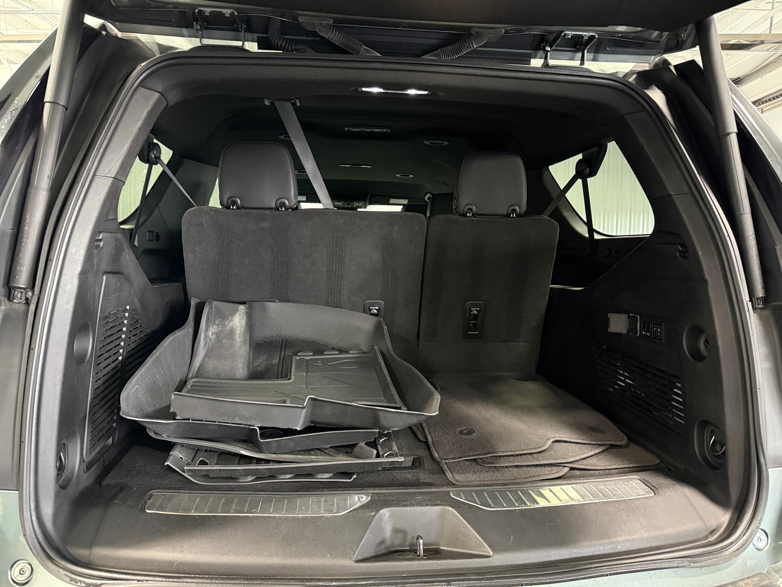 Thumbnail: 2023 Chevrolet Suburban - 6