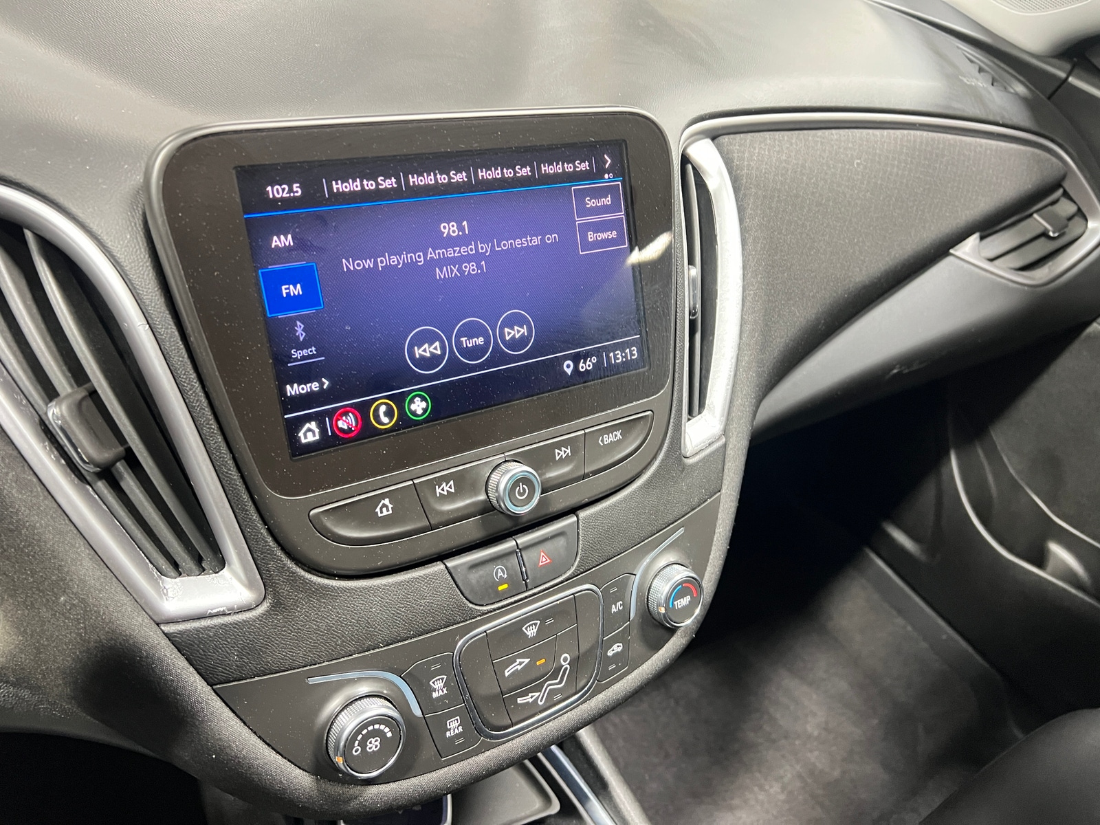 Thumbnail: 2022 Chevrolet Malibu - 4