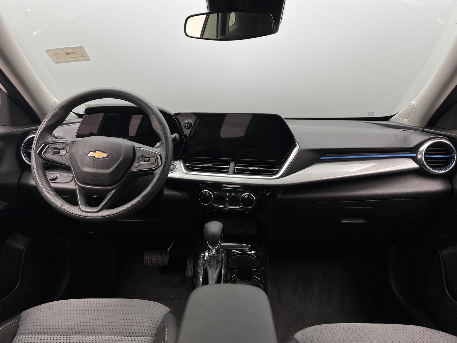 Thumbnail: 2025 Chevrolet Trax - 3