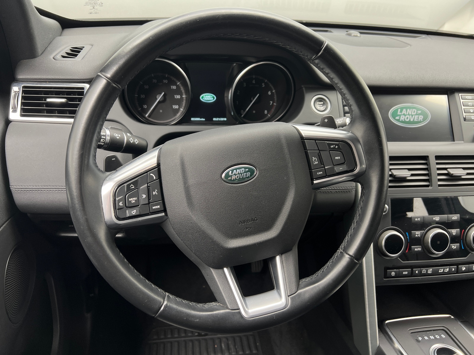 Thumbnail: 2019 Land Rover Discovery Sport - 4
