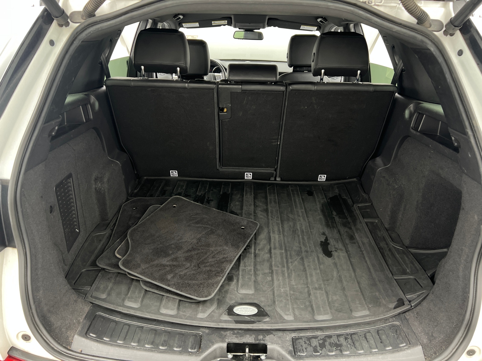 Thumbnail: 2019 Land Rover Discovery Sport - 6