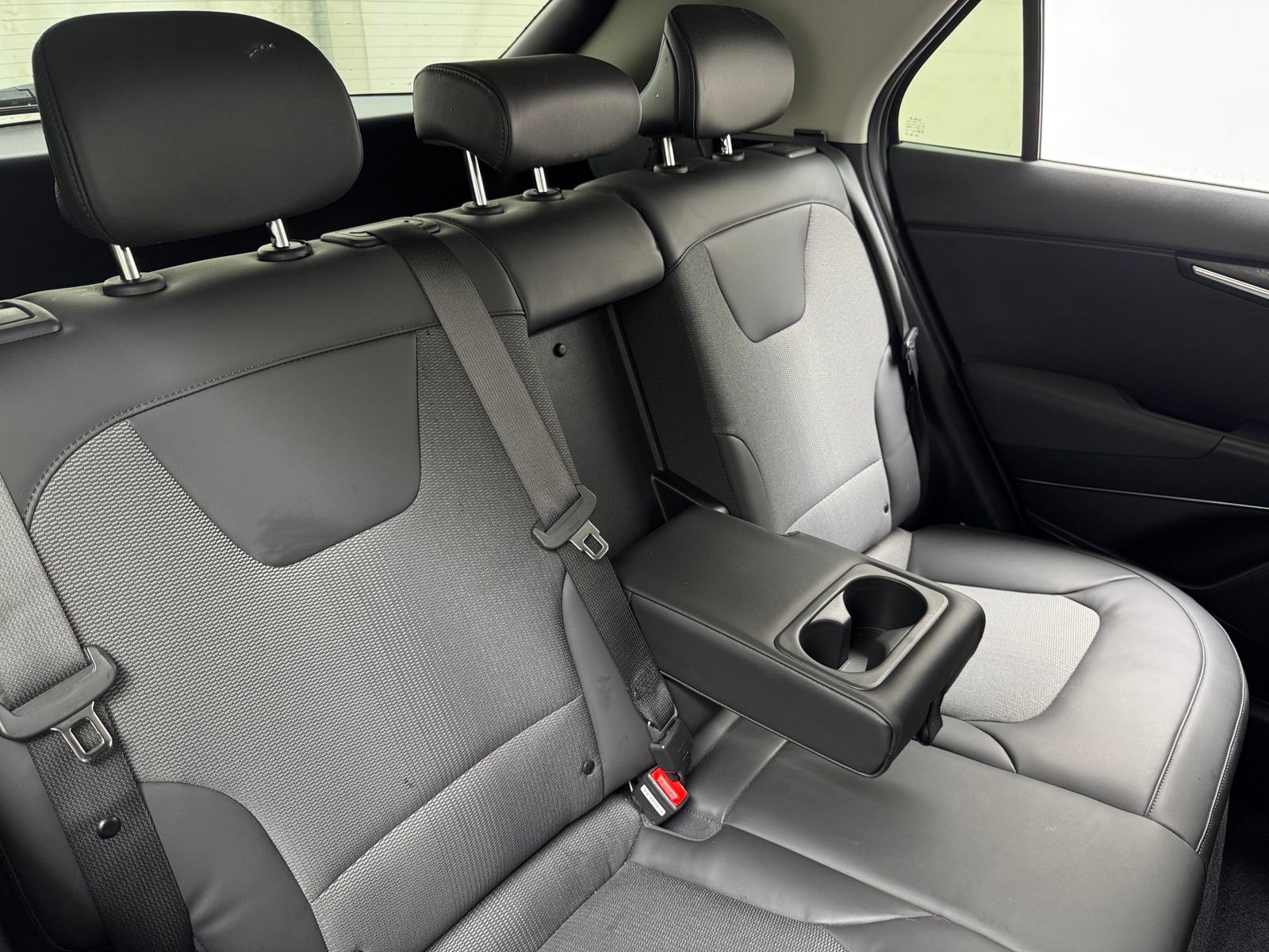 Thumbnail: 2024 Kia Niro - 6