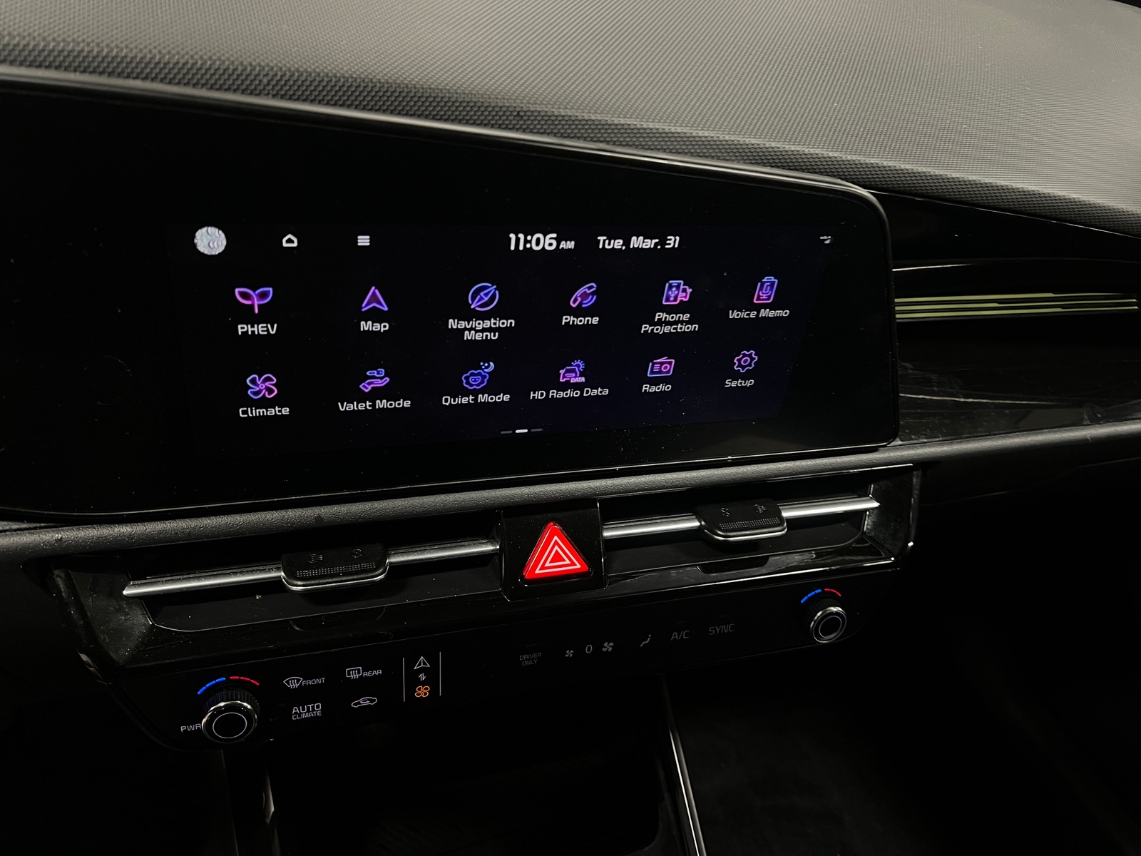 Thumbnail: 2024 Kia Niro - 4