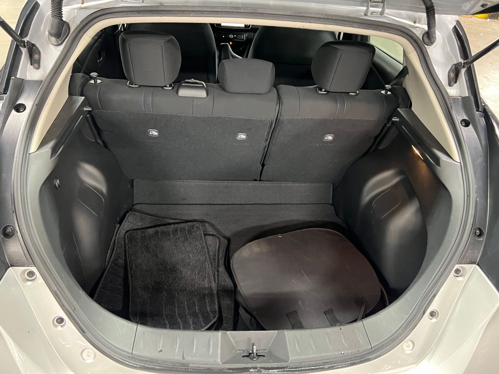 Thumbnail: 2023 Nissan Leaf - 7