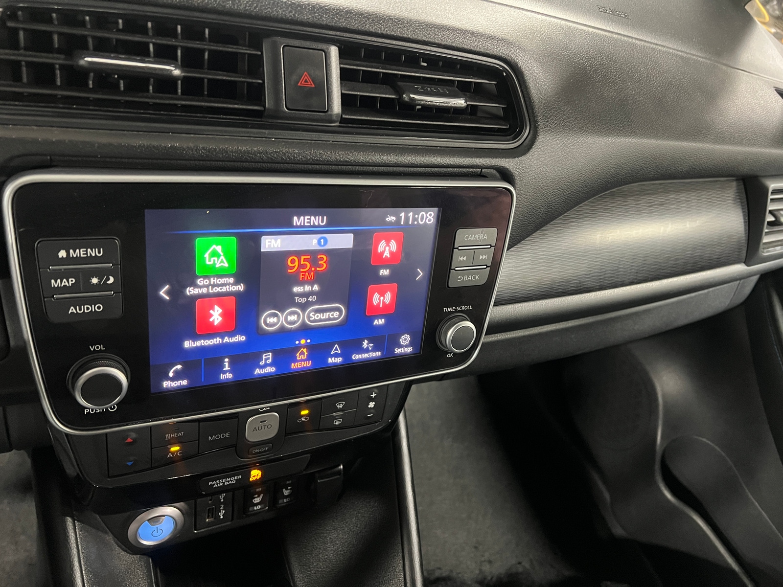 Thumbnail: 2023 Nissan Leaf - 4