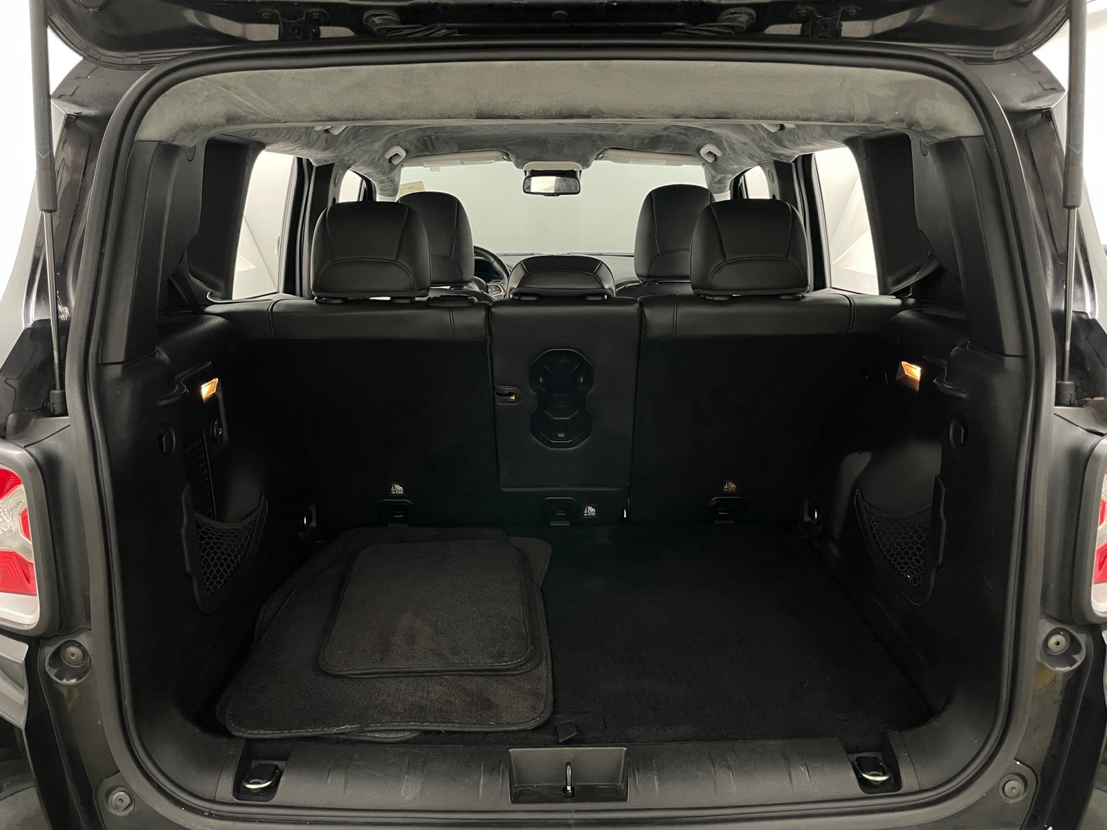 Thumbnail: 2016 Jeep Renegade - 6