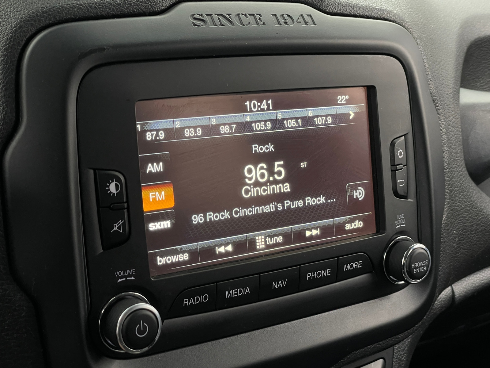 Thumbnail: 2016 Jeep Renegade - 3