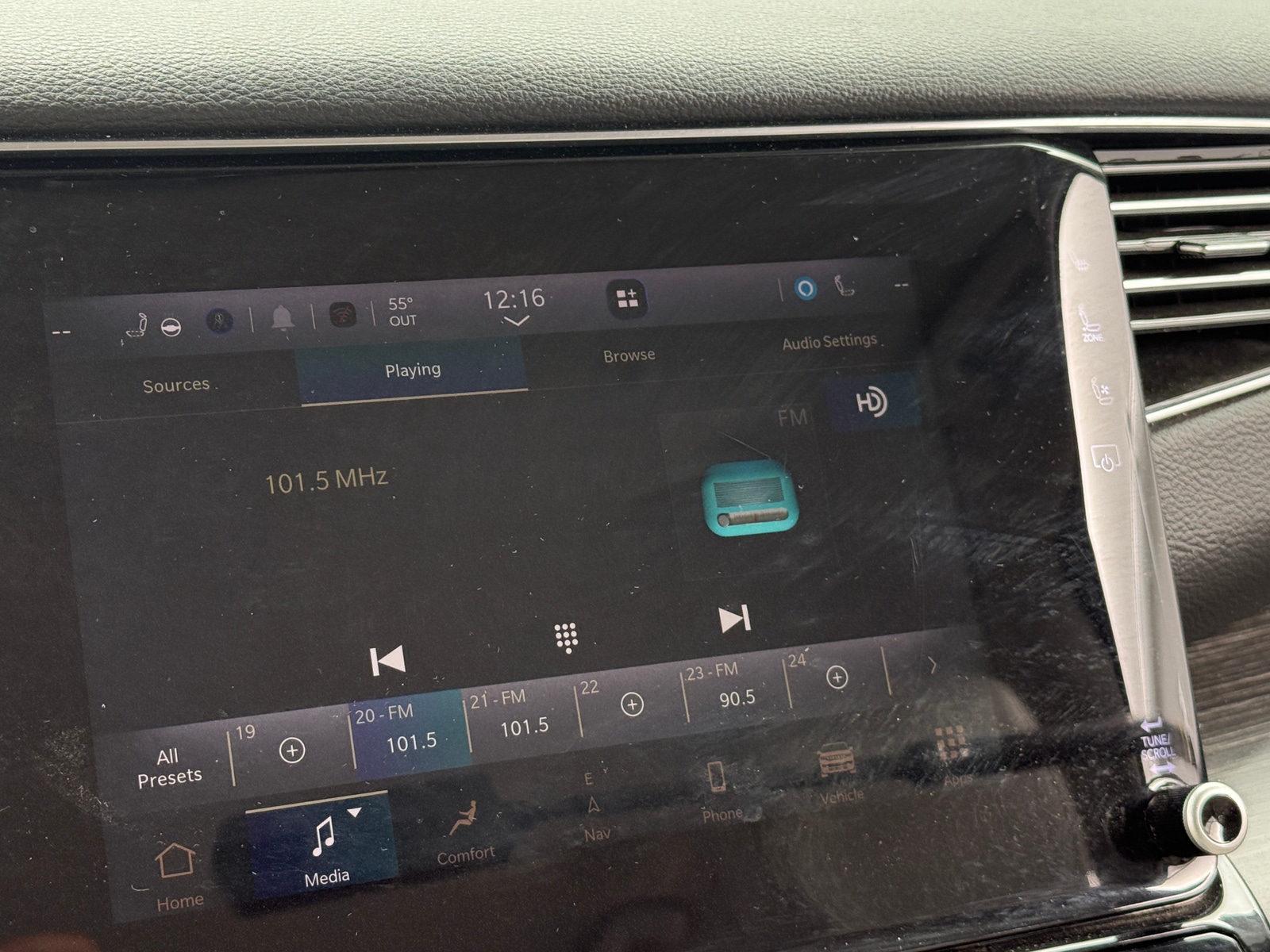 Thumbnail: 2023 Jeep Wagoneer - 3