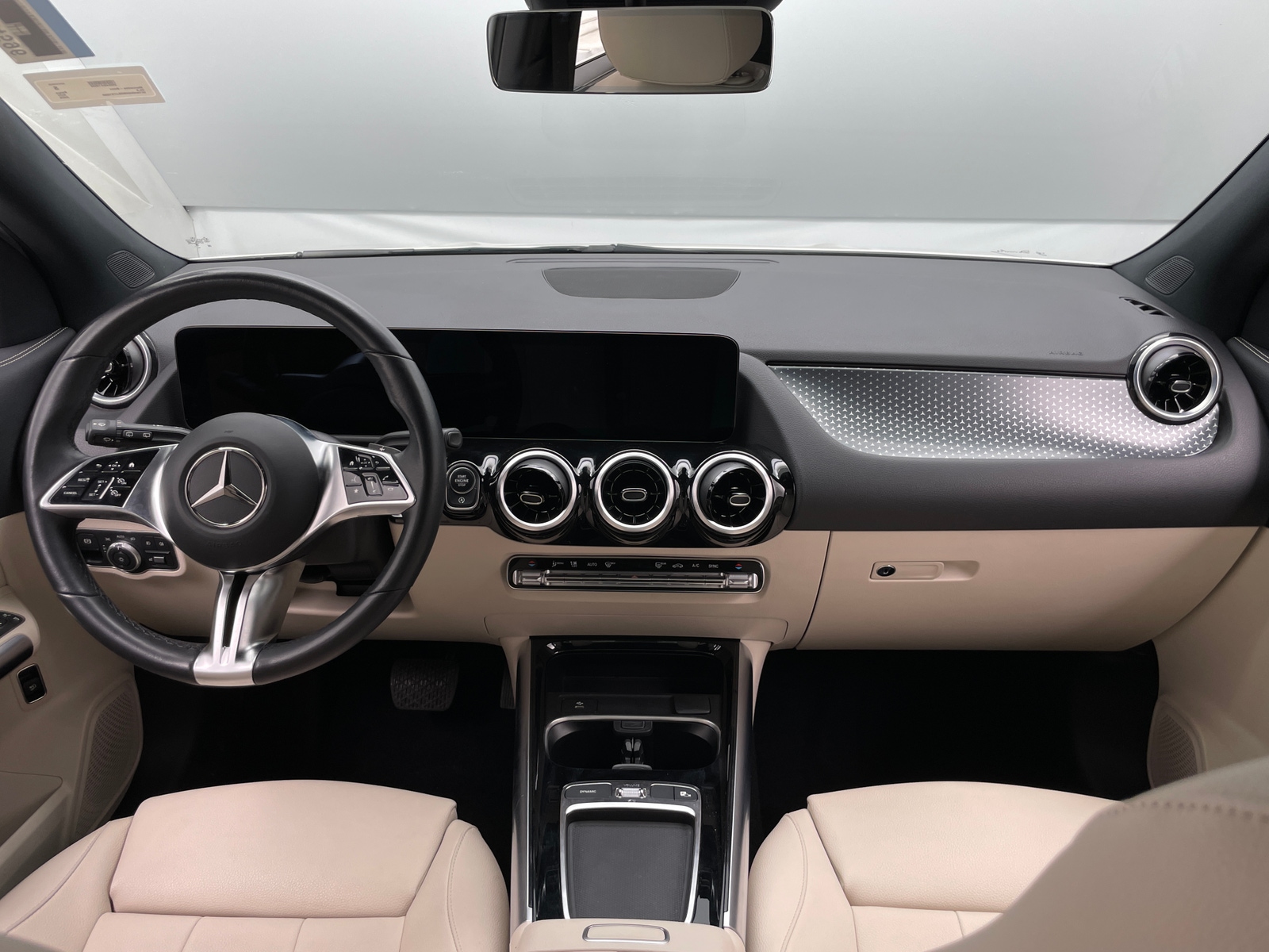 Thumbnail: 2025 Mercedes-Benz GLA - 2