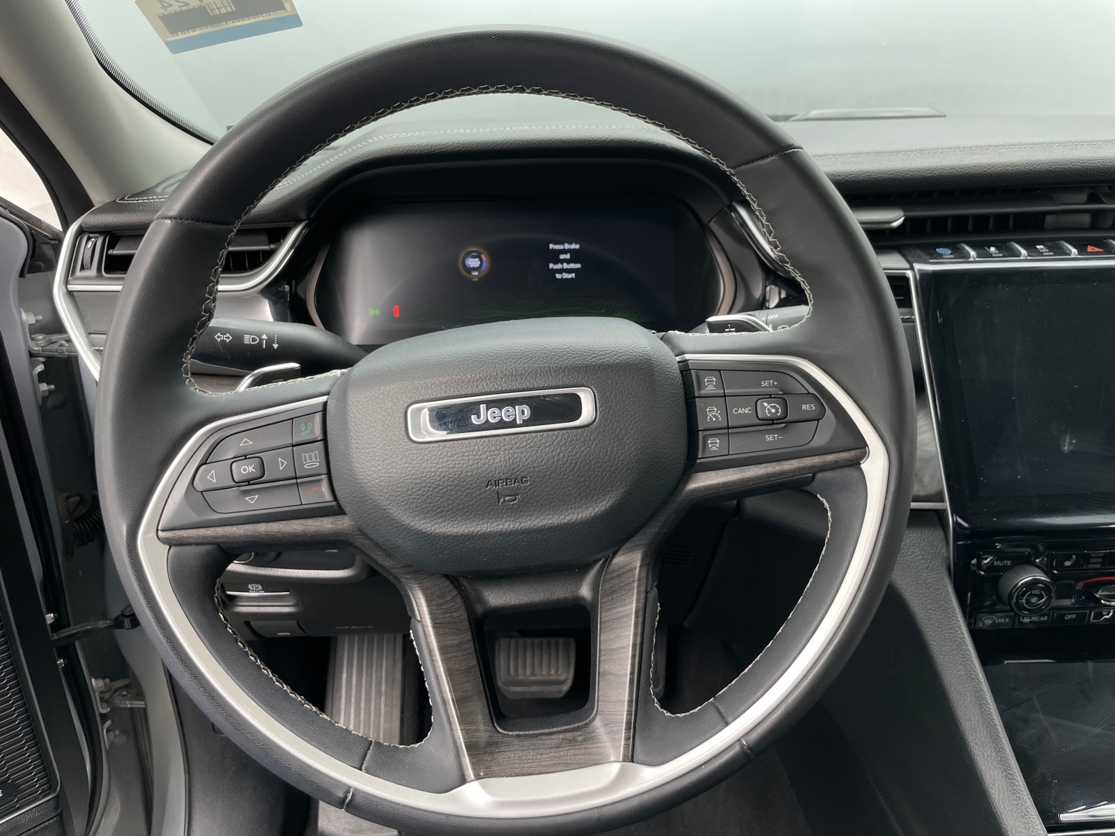 Thumbnail: 2023 Jeep Grand Cherokee - 4