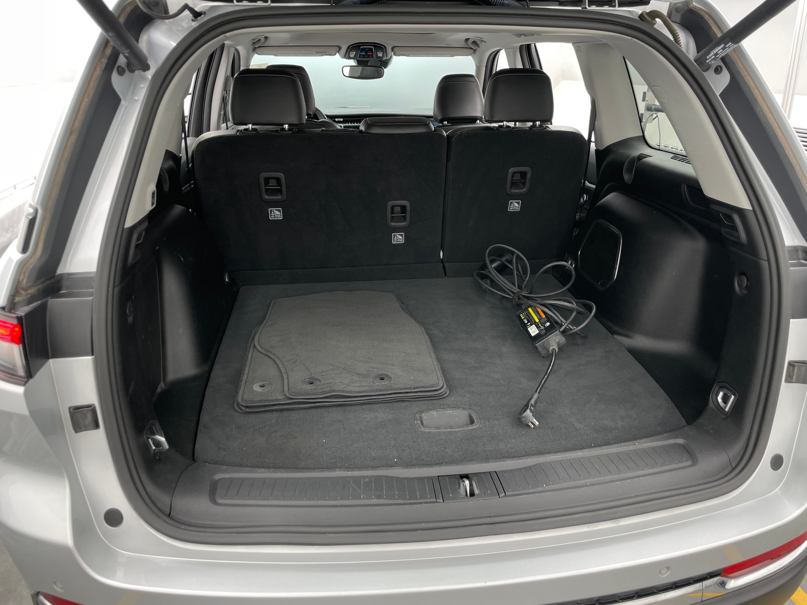 Thumbnail: 2023 Jeep Grand Cherokee - 6