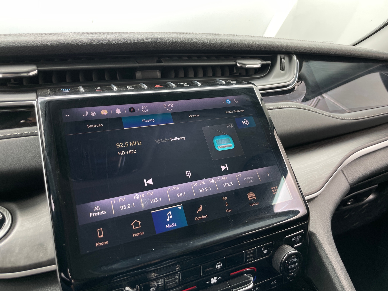 Thumbnail: 2023 Jeep Grand Cherokee - 3