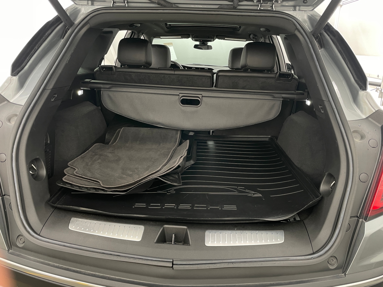 Thumbnail: 2023 Cadillac XT5 - 6