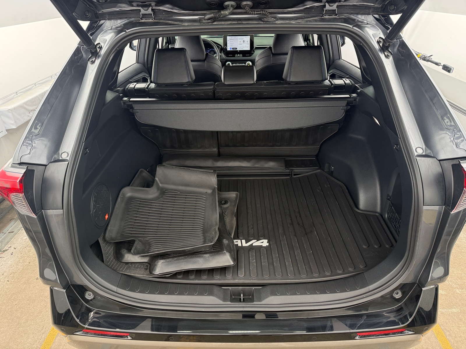 Thumbnail: 2023 Toyota RAV4 - 6