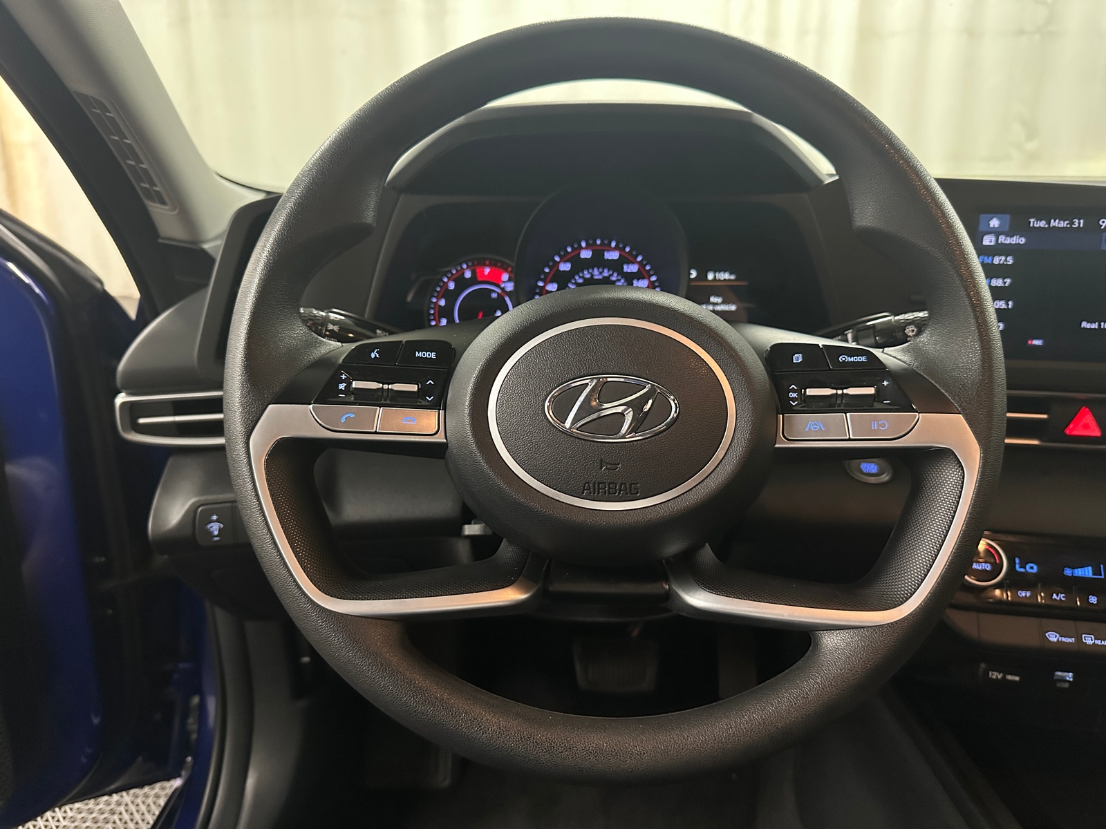 Thumbnail: 2023 Hyundai Elantra - 5