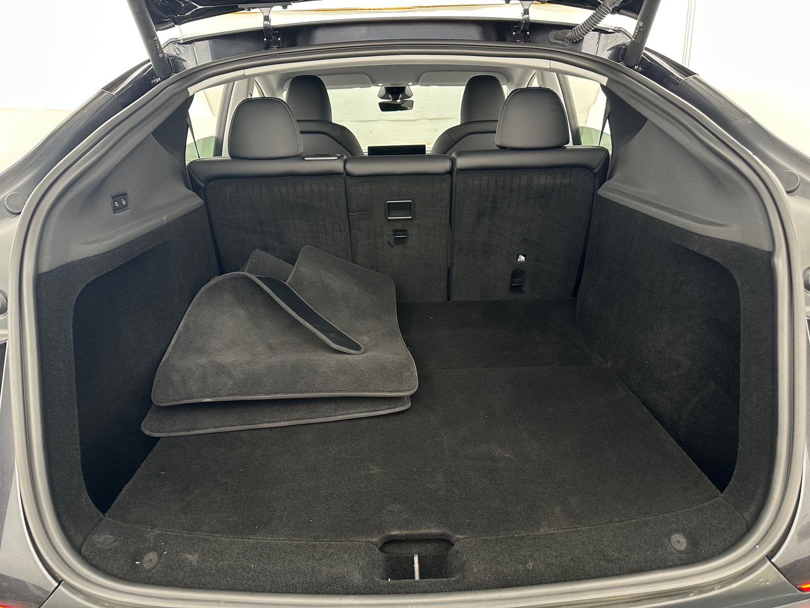 Thumbnail: 2026 Tesla Model Y - 6