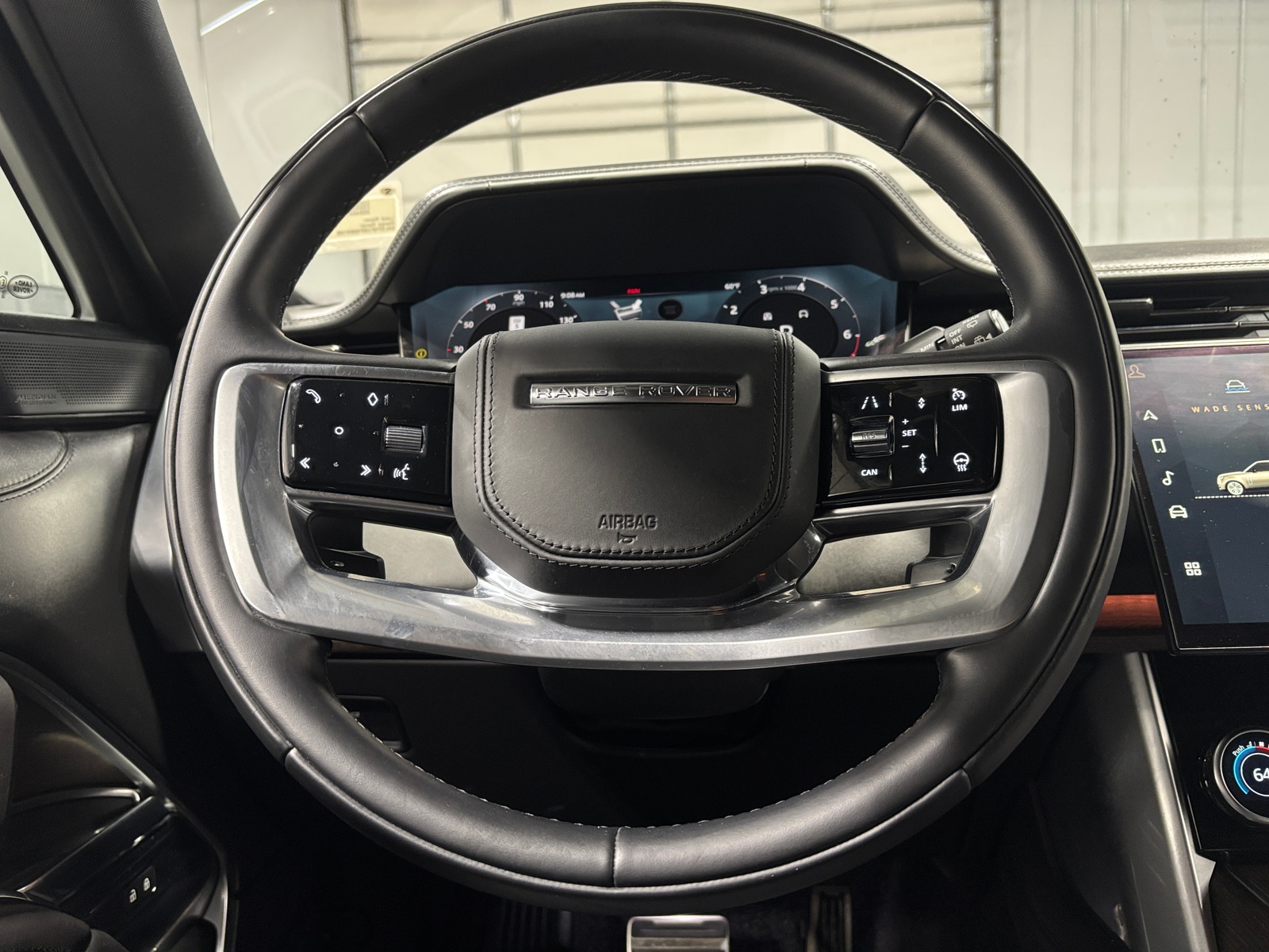 Thumbnail: 2023 Land Rover Range Rover - 4