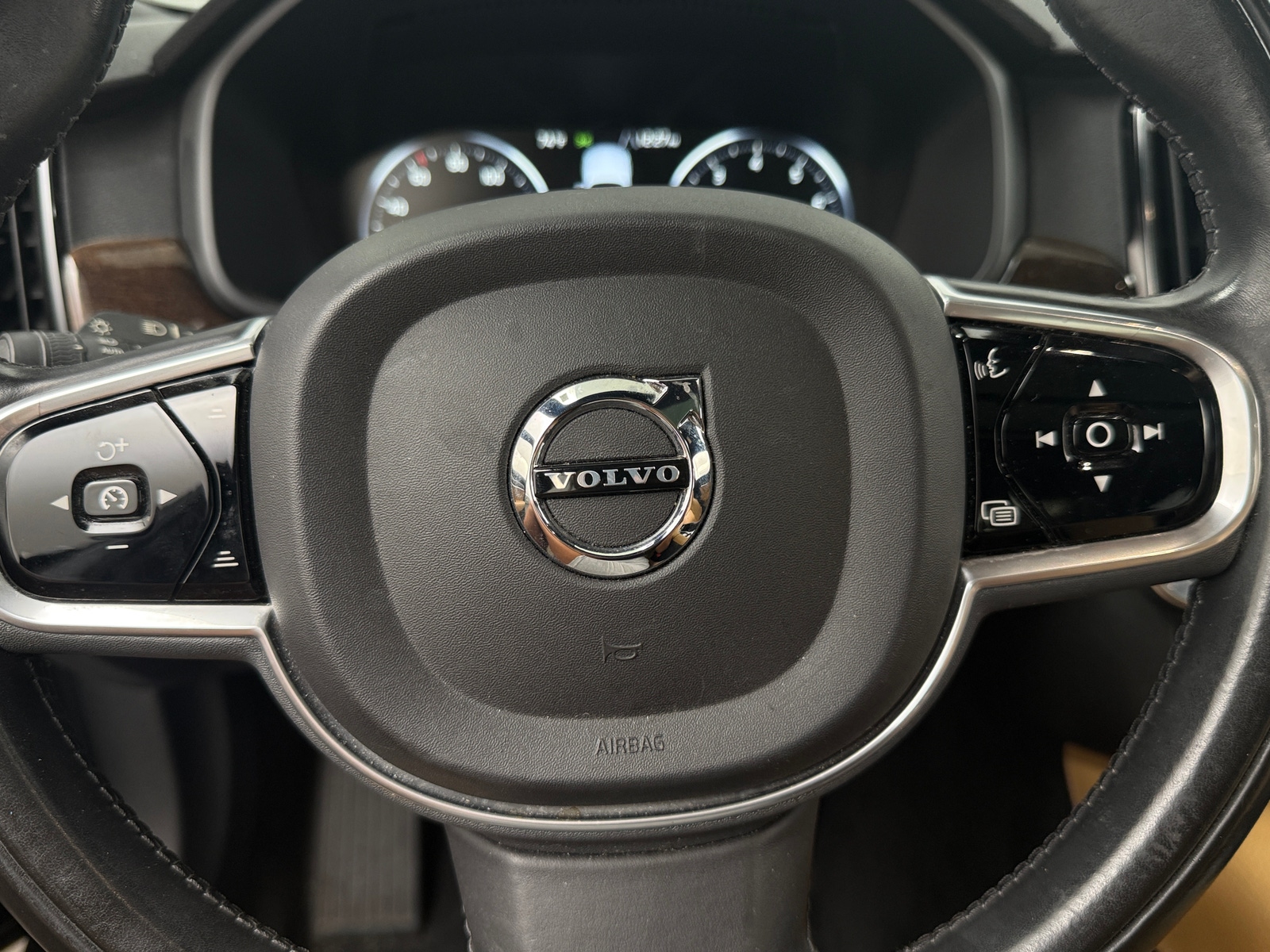 Thumbnail: 2018 Volvo S90 - 4