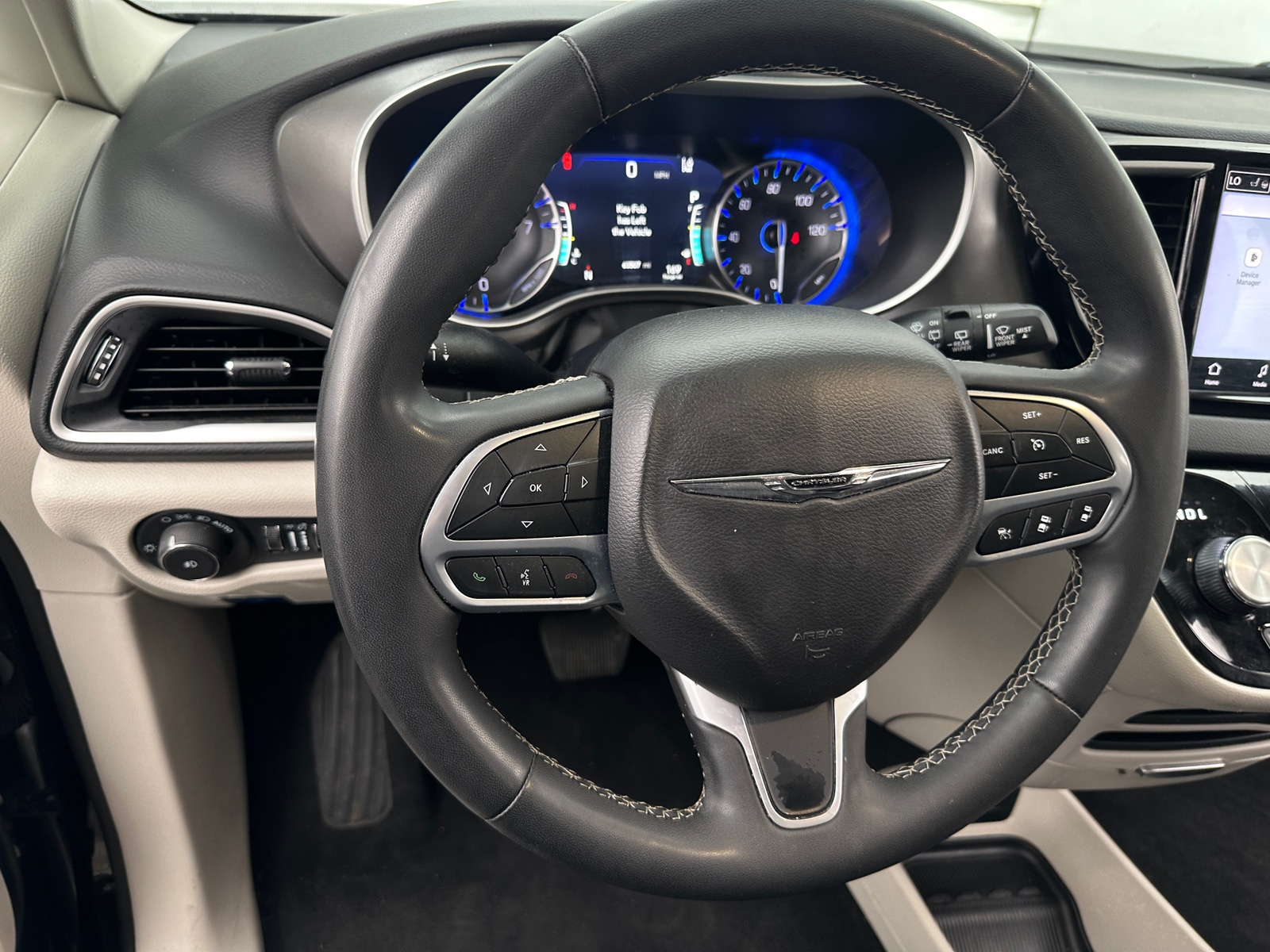 Thumbnail: 2024 Chrysler Pacifica - 4