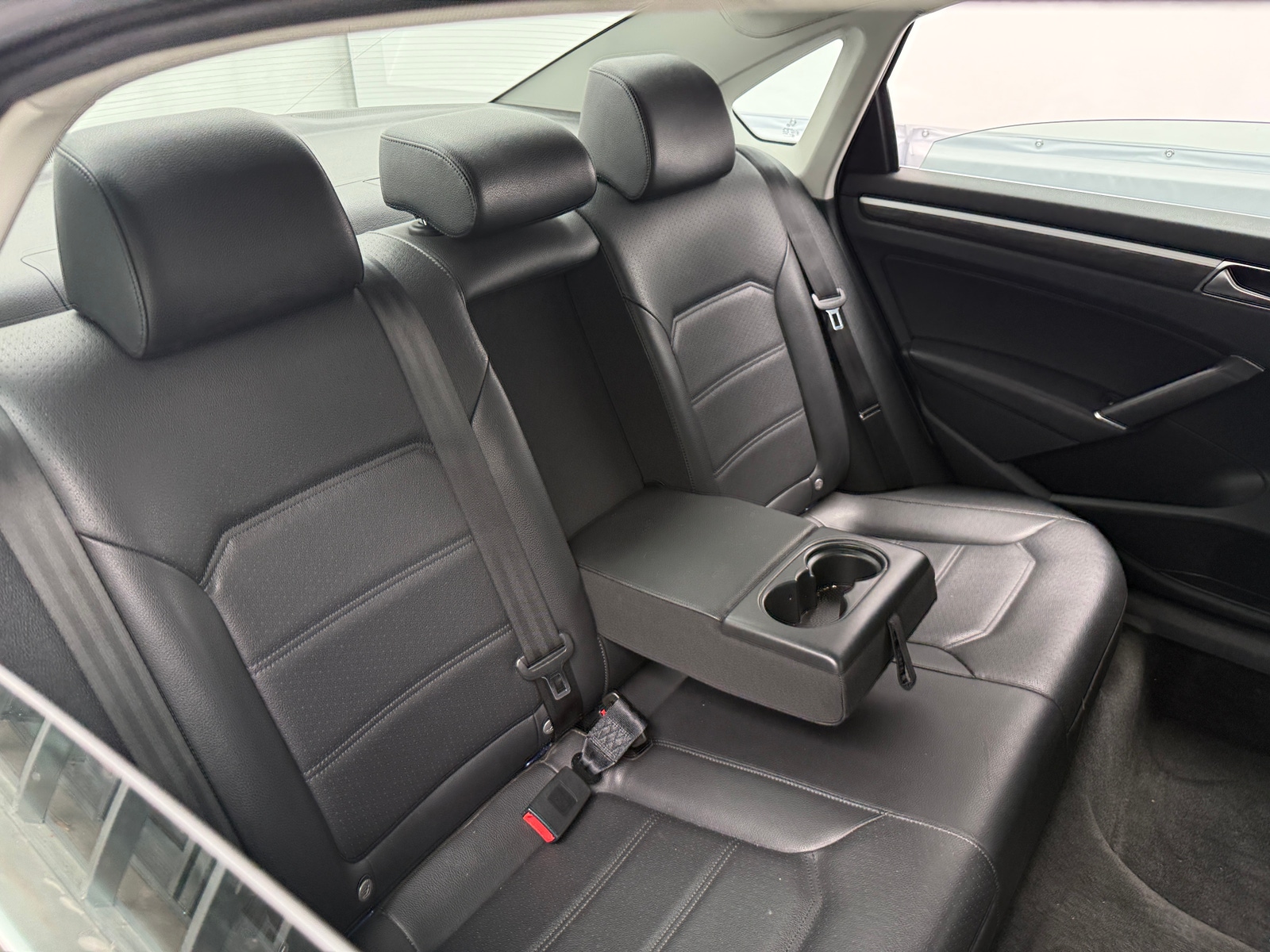 Thumbnail: 2017 Volkswagen Passat - 5