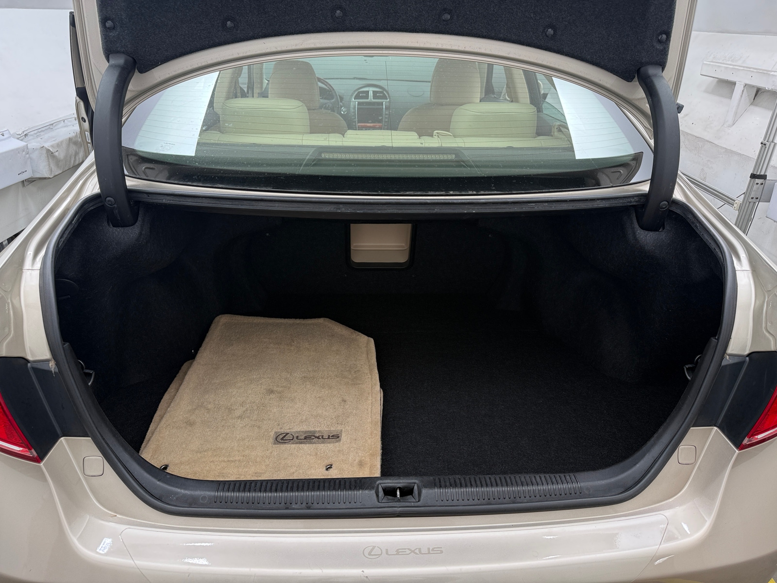 Thumbnail: 2010 Lexus ES - 6