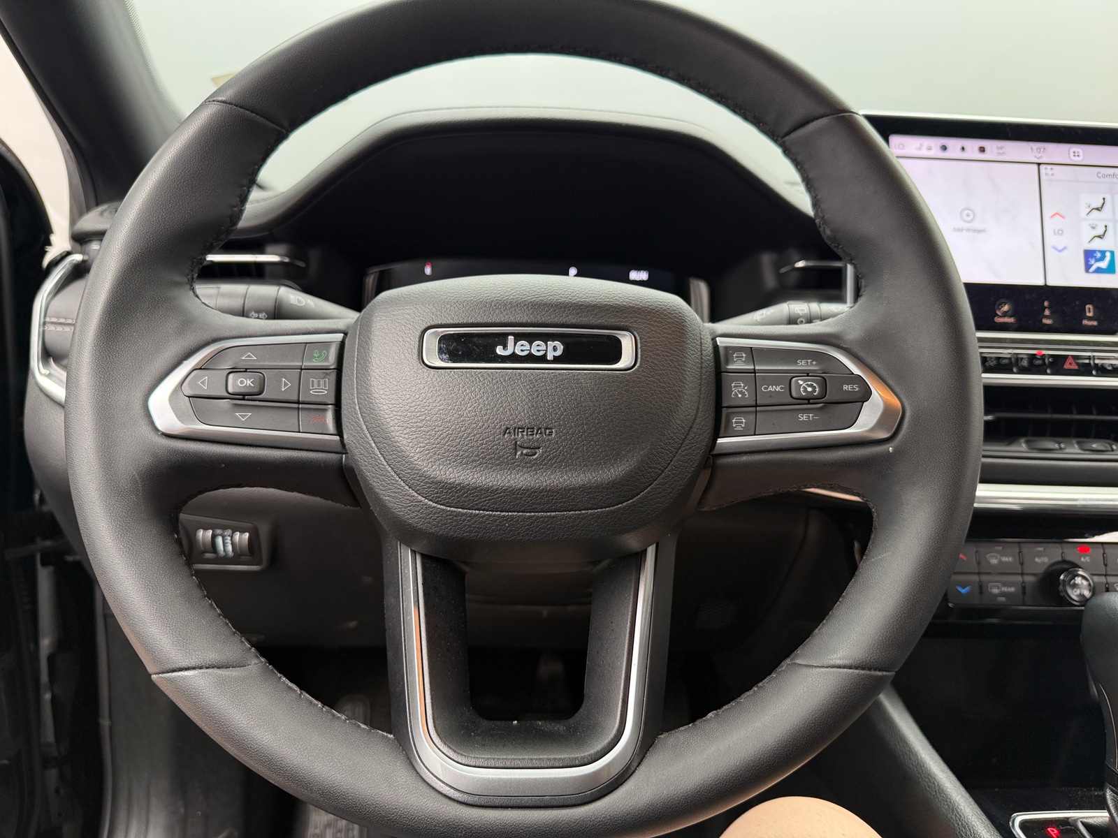 Thumbnail: 2023 Jeep Compass - 4