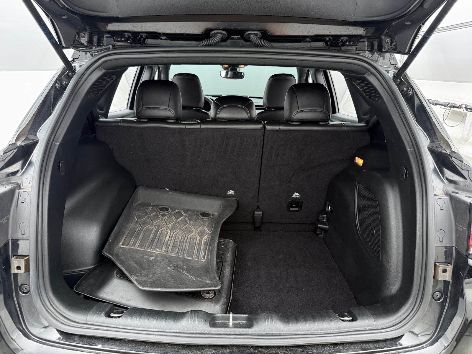 Thumbnail: 2023 Jeep Compass - 6