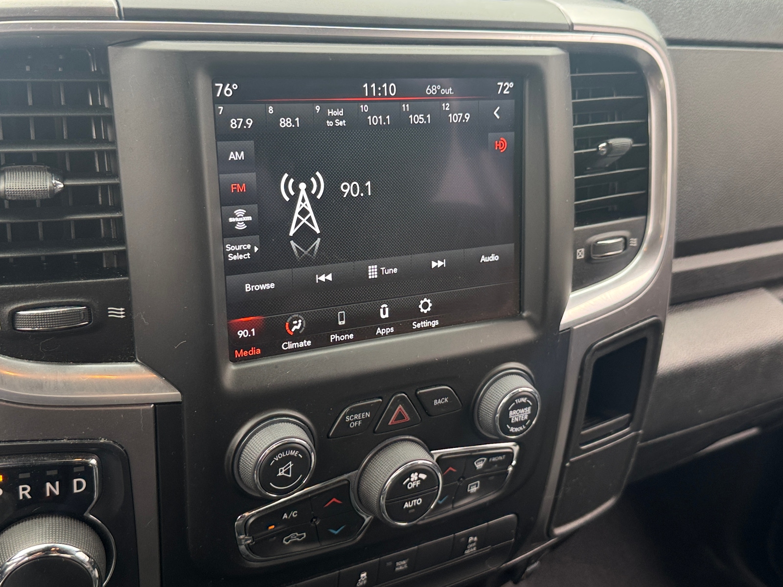 Thumbnail: 2021 RAM 1500 Classic - 4