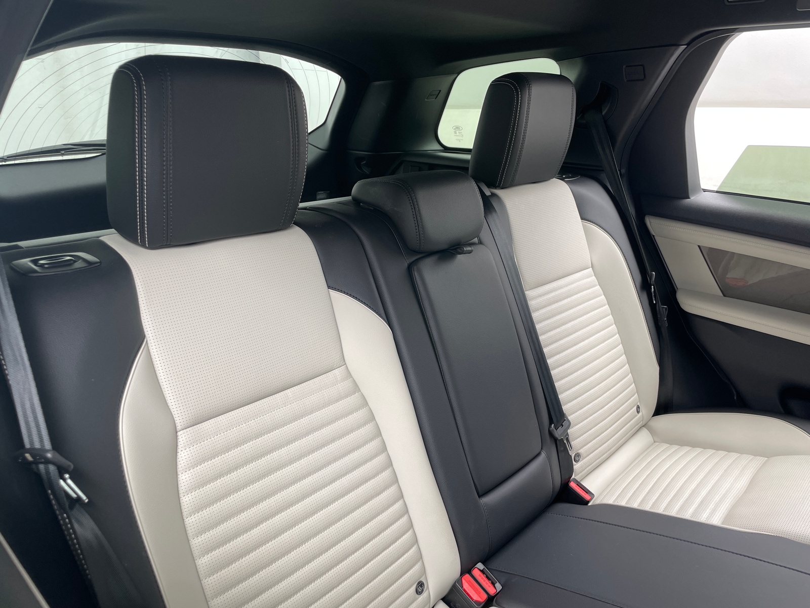 Thumbnail: 2025 Land Rover Discovery Sport - 5