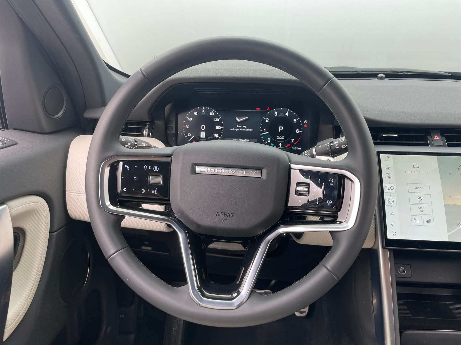 Thumbnail: 2025 Land Rover Discovery Sport - 4