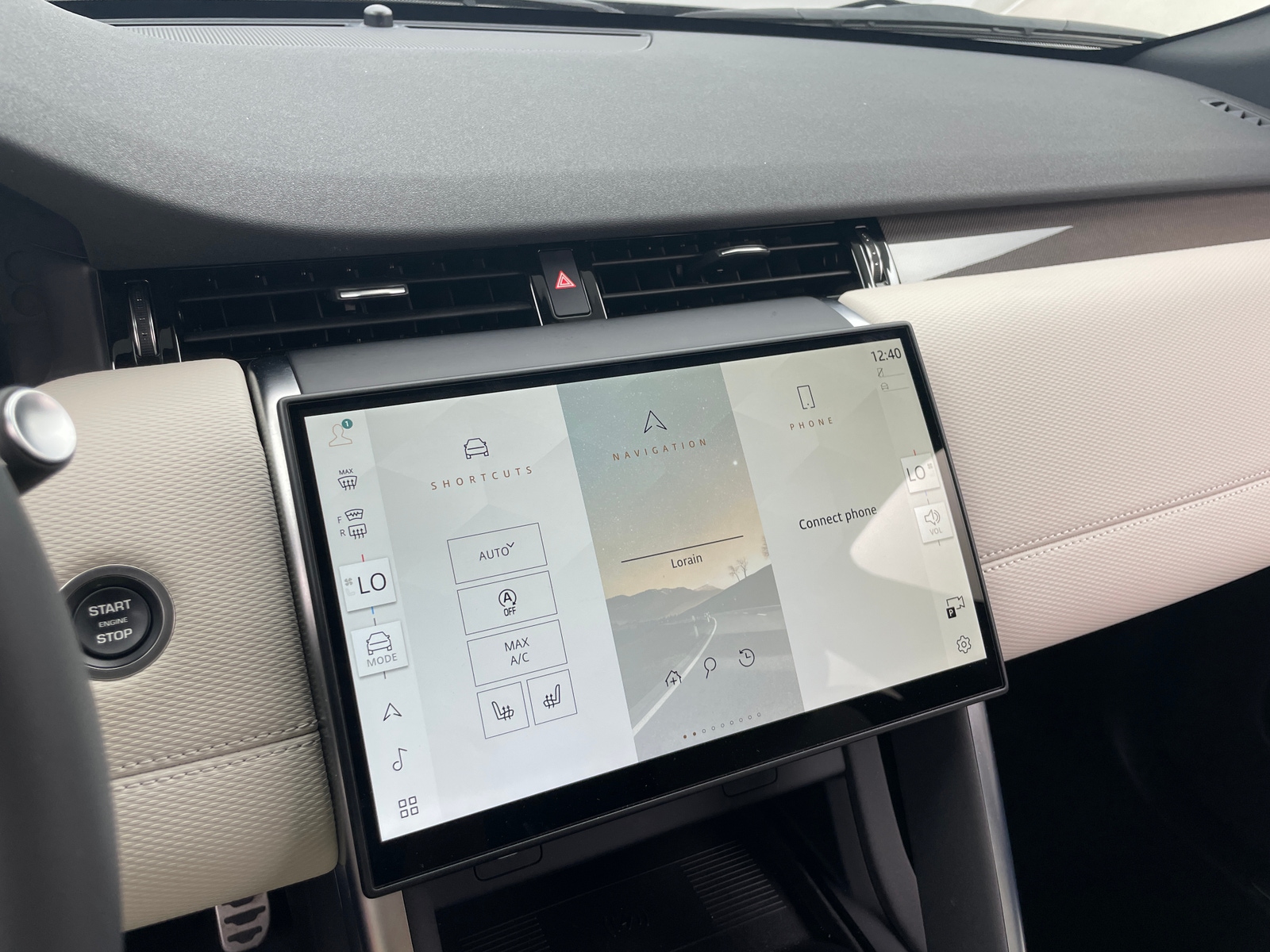 Thumbnail: 2025 Land Rover Discovery Sport - 3