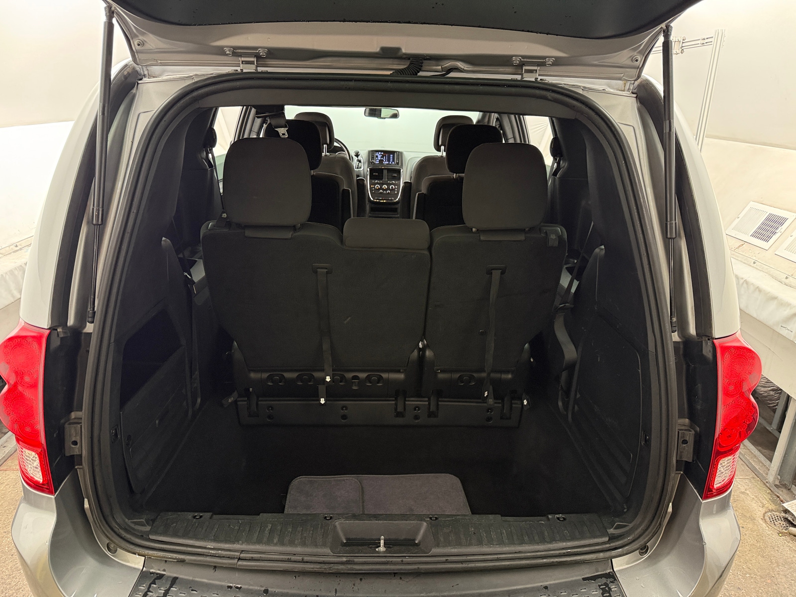 Thumbnail: 2018 Dodge Grand Caravan - 7