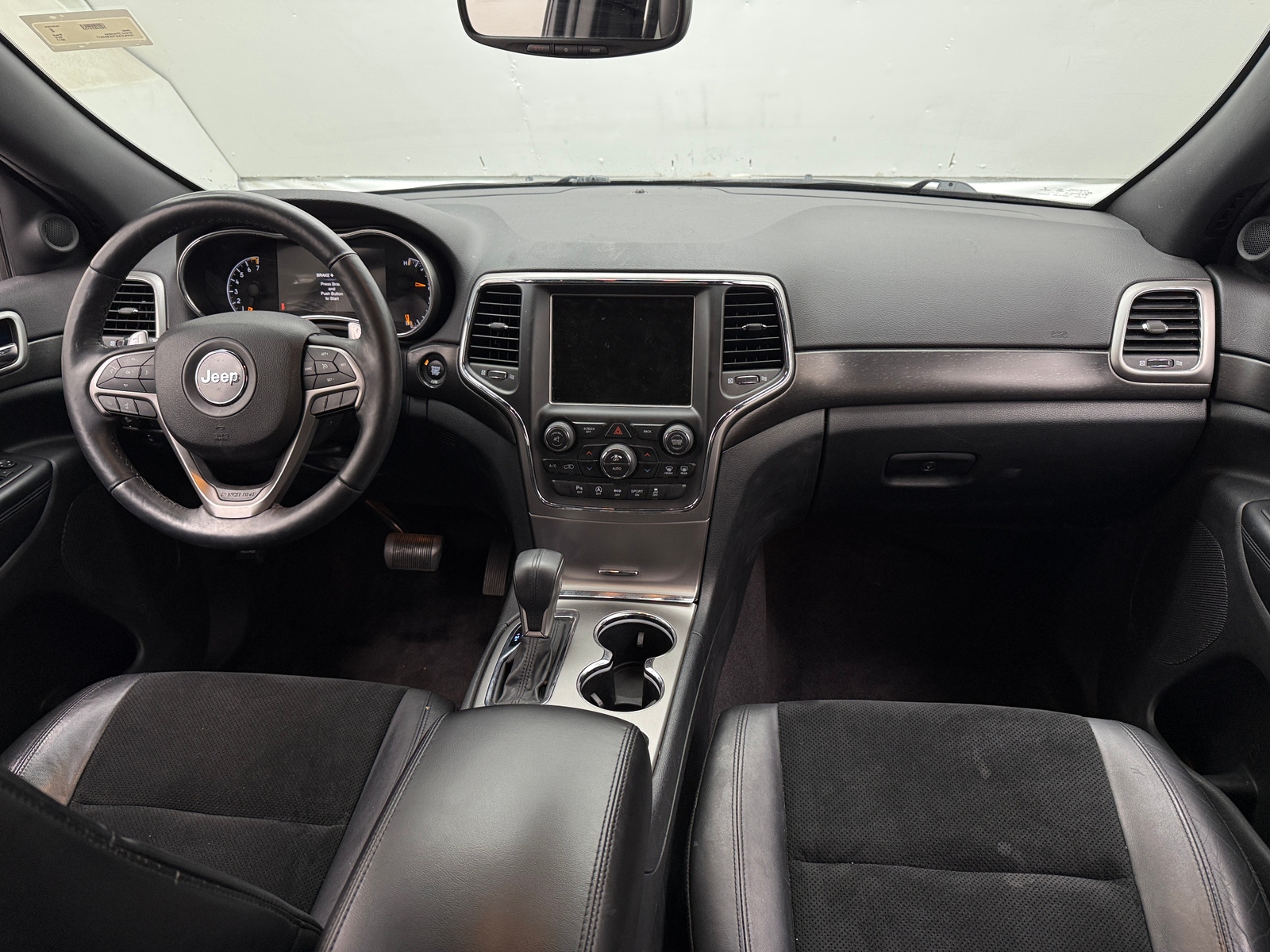 Thumbnail: 2017 Jeep Grand Cherokee - 3