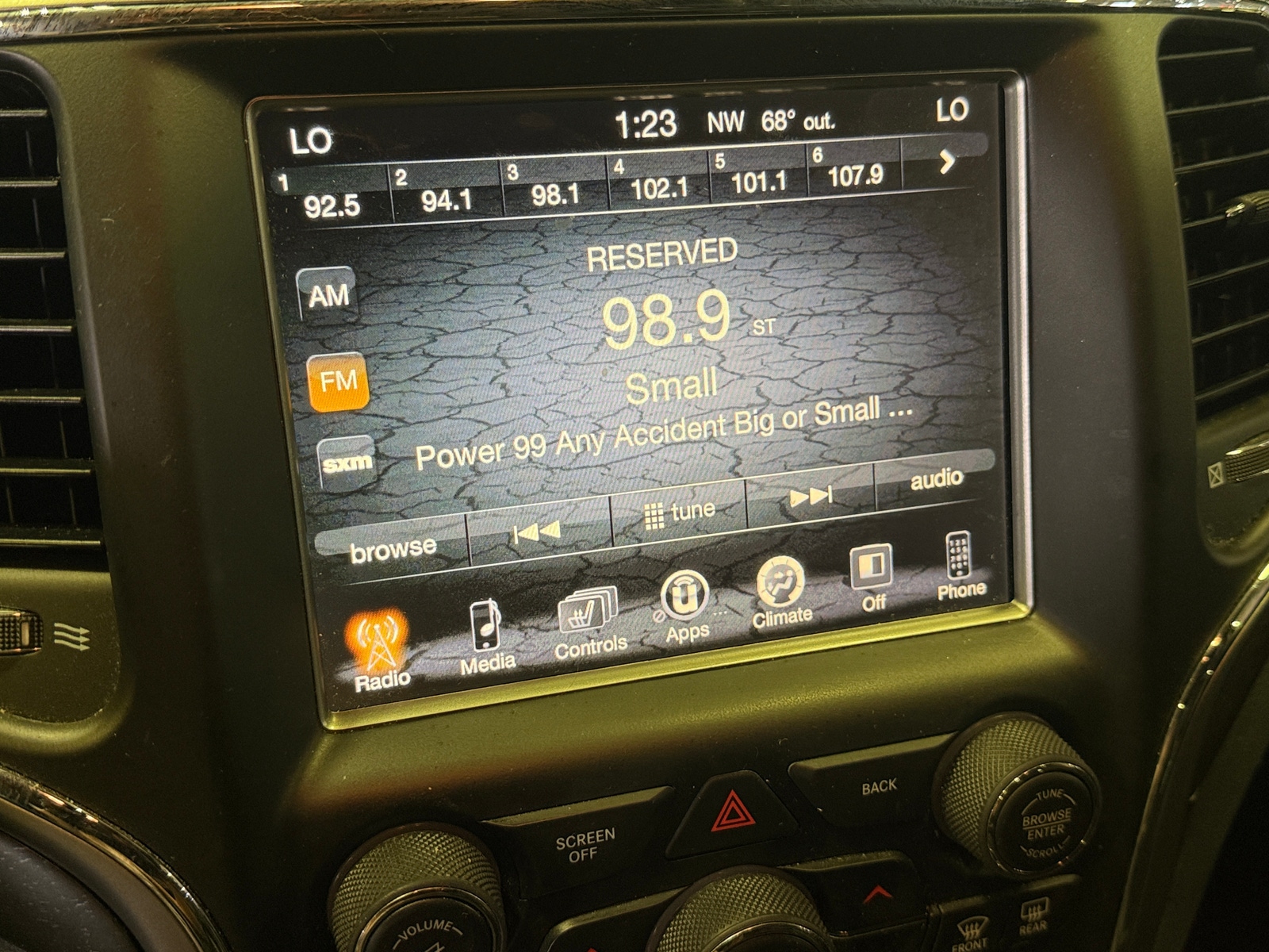 Thumbnail: 2017 Jeep Grand Cherokee - 4