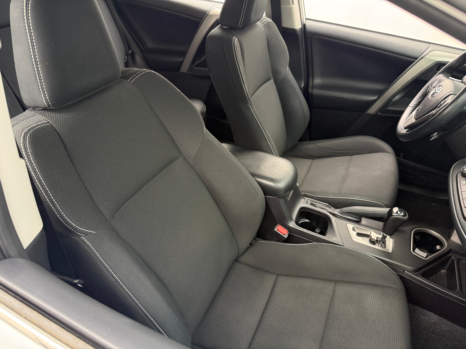 Thumbnail: 2018 Toyota RAV4 - 2