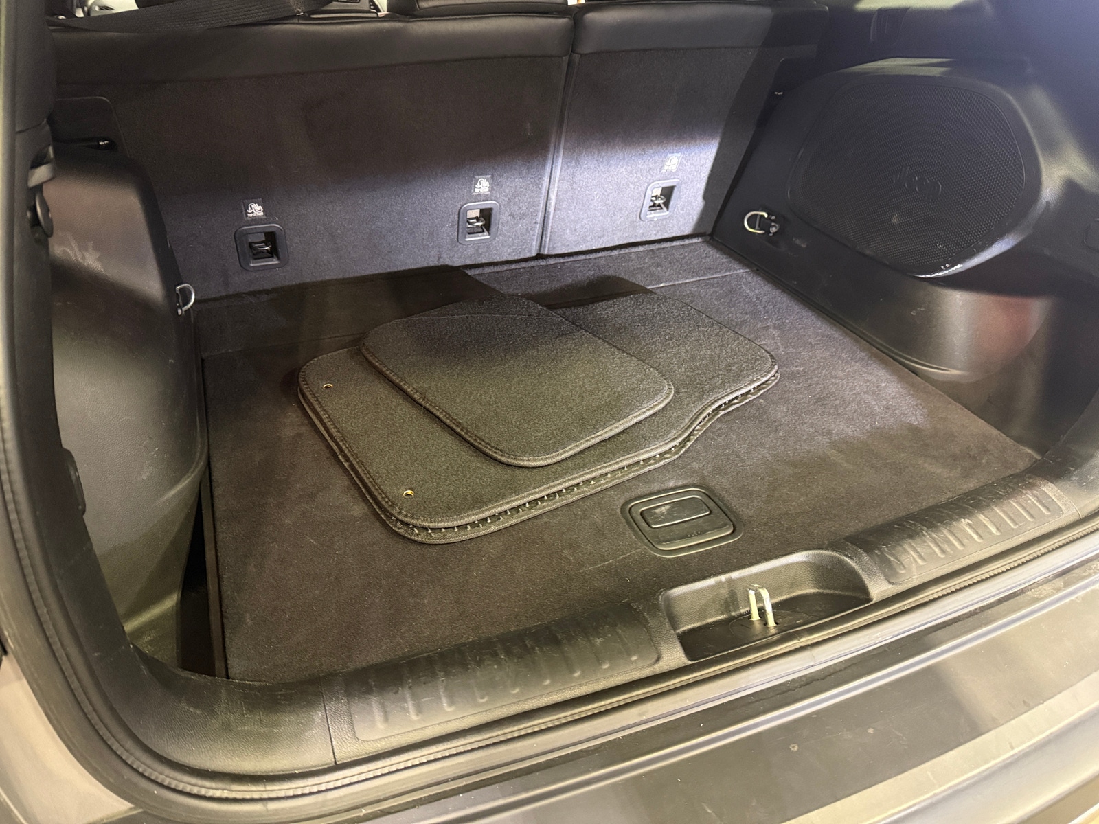 Thumbnail: 2020 Jeep Cherokee - 6